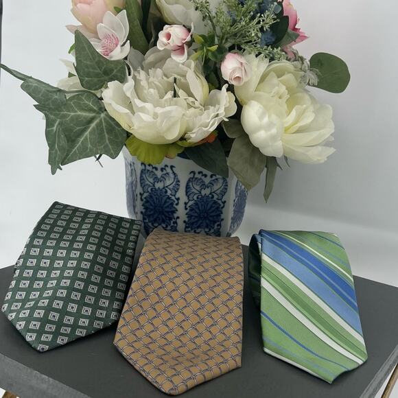 Set of 3 Silk Green, Gold, & Blue Men's Ties - Brooks Brothers & Michael Kors - Picture 5 of 5